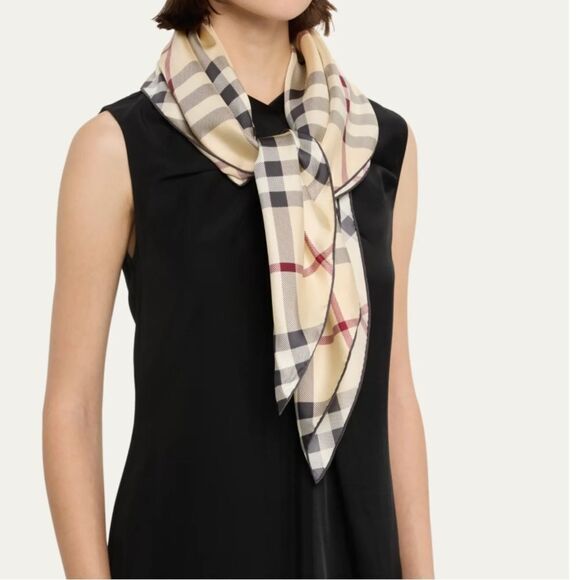 Burberry Large Vintage Check Silk Square 90 X 90 Stone $ 599.00 NWT - Picture 3 of 8